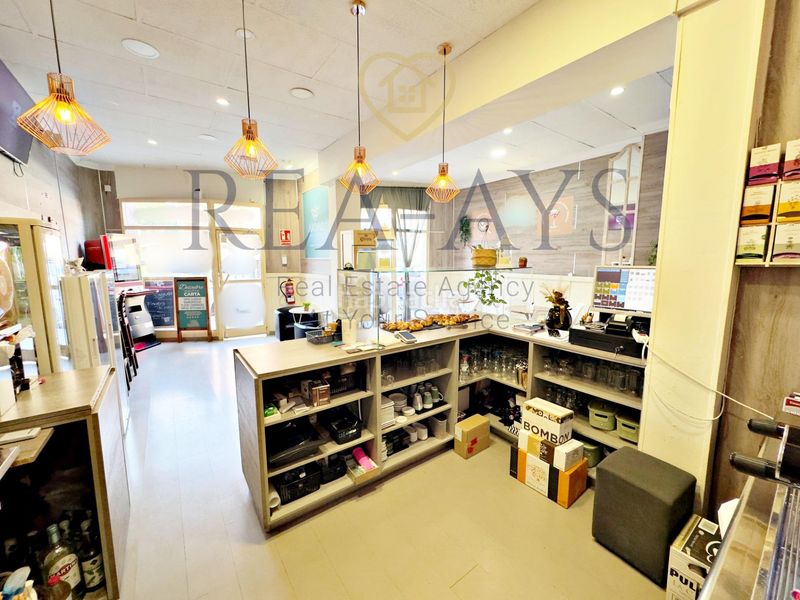 Foto 04532953-a37f-48e9-a55c-ea64ed9cc7a7. Local comercial a La Gavarra Cornellà de Llobregat