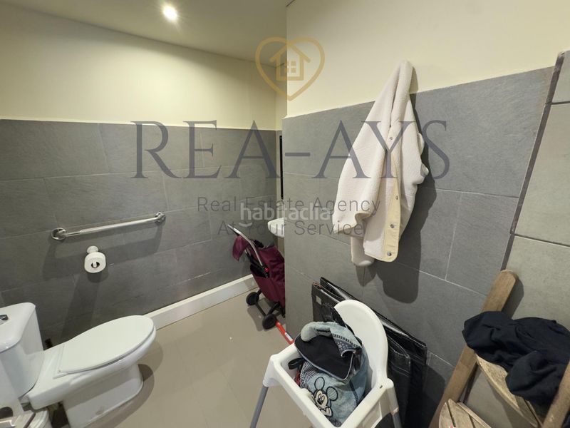 Foto 914cb293-74d5-4b43-ab8b-f1db64fd97e6. Local comercial a La Gavarra Cornellà de Llobregat
