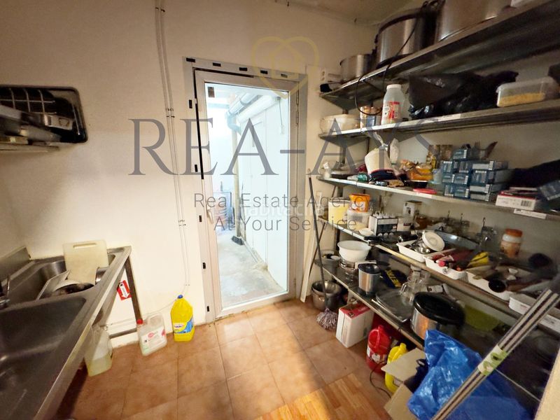 Foto f6de5c03-b090-4c17-951d-1470ec675876. Local comercial a La Gavarra Cornellà de Llobregat