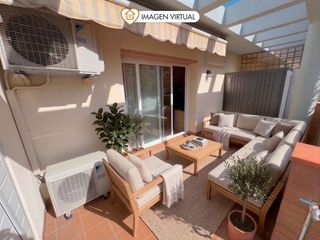 Zweistöckige Wohnung in Torre-roja-Campreciós. Luminoso dúplex con terraza, balcón y 4 estancias en viladecans