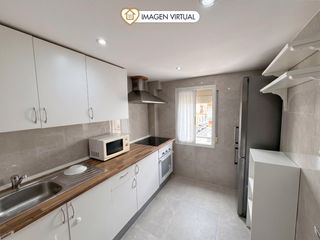 Pis a Sant Llorenç. Vivienda exterior con gran entrada de luz natural - terrassa - b