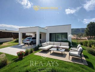 Terrain résidentiel  Carrer valència. Construye tu vivienda en esta parcela urbana de 715 m² en begues
