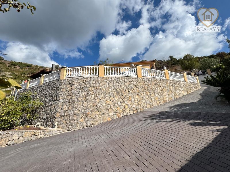 Foto 02803632-d8d9-40f3-ba71-fa5f5c42c044. Xalet amb xemeneia calefacció aparcament piscina a Olesa de Bonesvalls