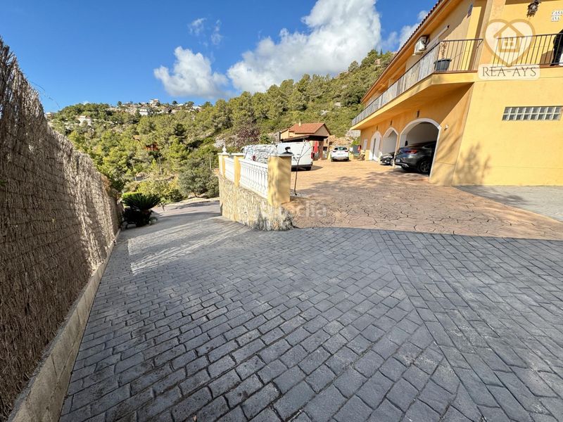 Foto c5d577e2-d4dc-41a7-9633-fcf100c8e593. Xalet amb xemeneia calefacció aparcament piscina a Olesa de Bonesvalls