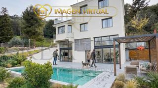 Chalet à Vallirana. ¡casa con gran parcela!, a solo 30 min de barcelona! vive con es