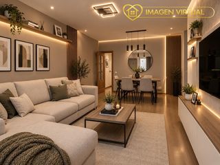 Flat in Centre-Estació. Piso reformado de 4 dormitorios y balcón junto a la estación de