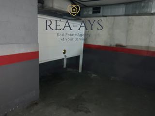 Posto auto  Avinguda de pablo picasso. Plaza de garaje para coche grande con trastero anexo - cornellà