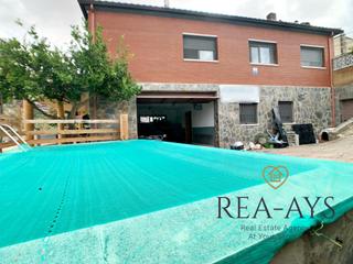 Chalet en Vallirana. Chalet con posibilidad dos viviendas en una  vallirana