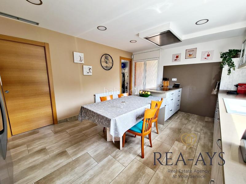Foto a8352224-4767-4416-9c13-38194a356397. Chalet espectacular y amplio chalet seminuevo en Cervelló