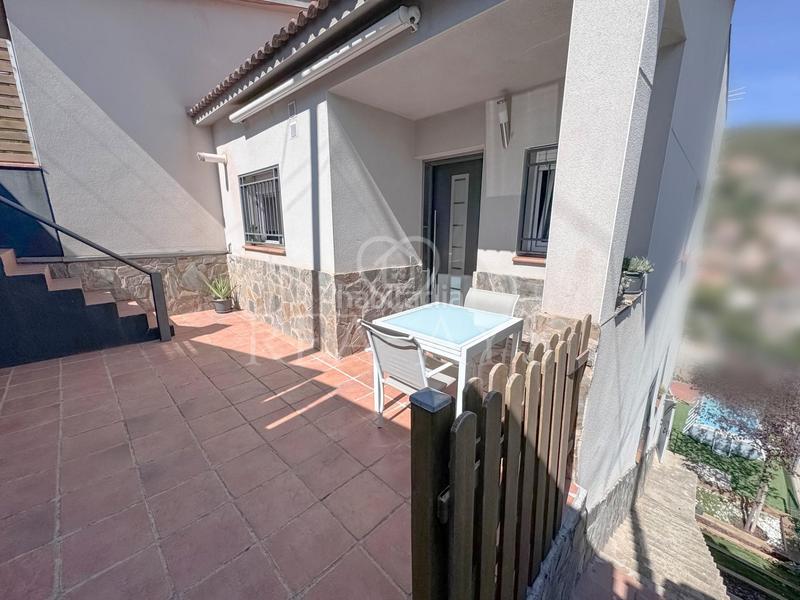 Foto 1d1fd79d-18a6-41be-9b09-69cbfd9b2bae. Chalet casa tres vientos centrica en Vallirana