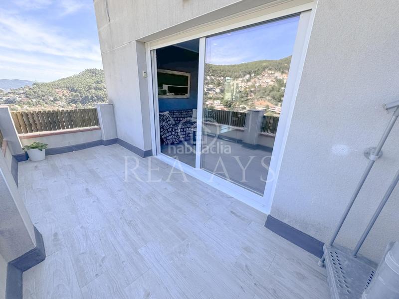 Foto 251f6c63-80fa-469d-bd18-5e24005ebb7d. Chalet casa tres vientos centrica en Vallirana