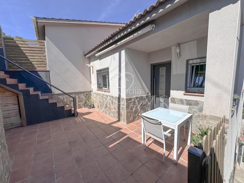 Foto 4bf6fe56-1f5c-4496-8b07-345d4ca65013. Chalet casa tres vientos centrica en Vallirana