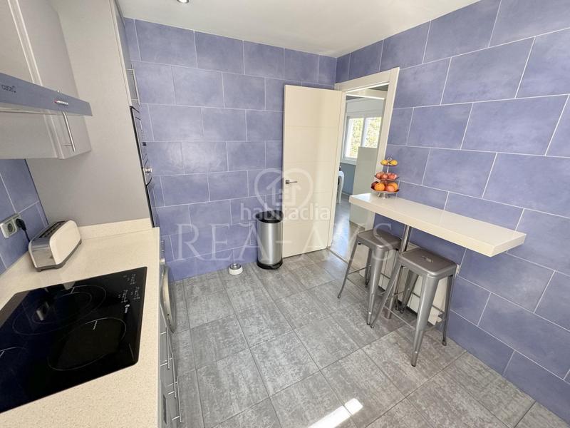 Foto b0a6ee0f-96f7-4705-9d79-4f46447ae32f. Chalet casa tres vientos centrica en Vallirana