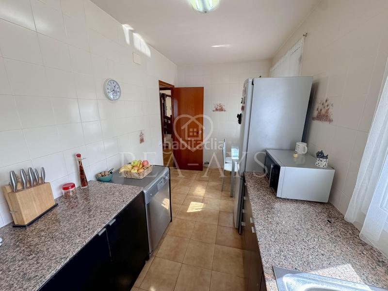 Foto 5fede8cb-9b36-4335-9c37-25b3a0f1b6bb. Chalet  en parcela plana en Vallirana