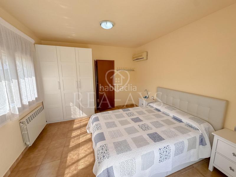 Foto 80a00de6-c0be-4d8f-a03c-4fcdfbd001b7. Chalet  en parcela plana en Vallirana