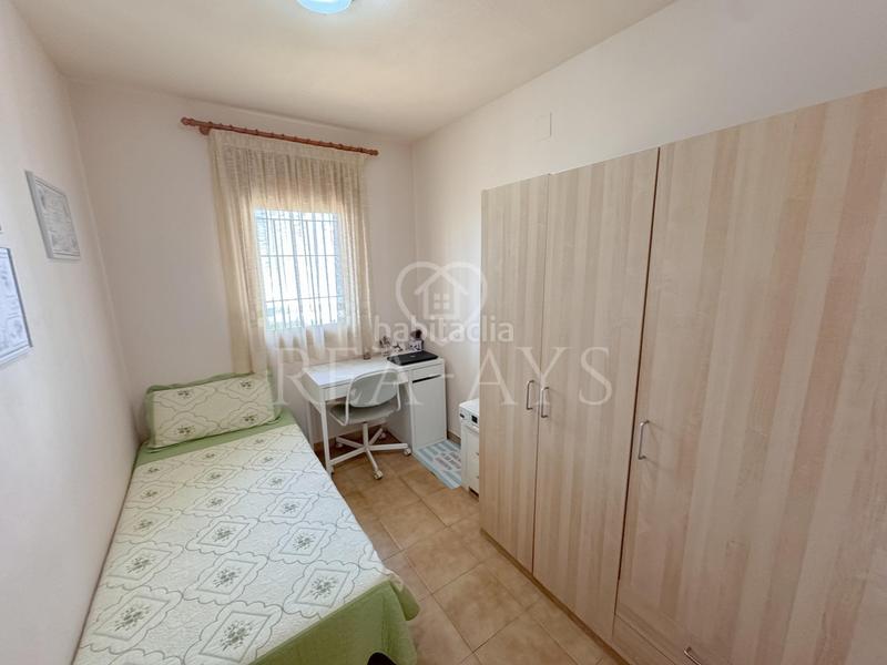 Foto 8c10052e-7b2b-4a5a-aa48-f0eab6e7caa8. Chalet  en parcela plana en Vallirana