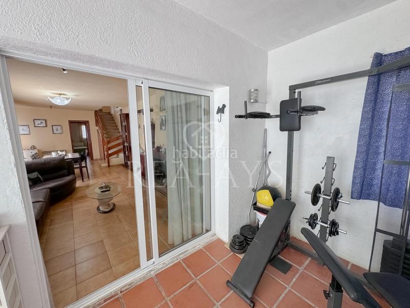 Foto e5d03440-5f13-4277-b3ad-2bd80a753dfd. Chalet  en parcela plana en Vallirana