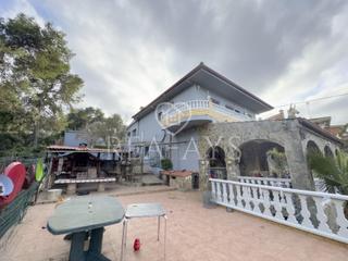 Chalet à Vallirana. Casa con poiscina