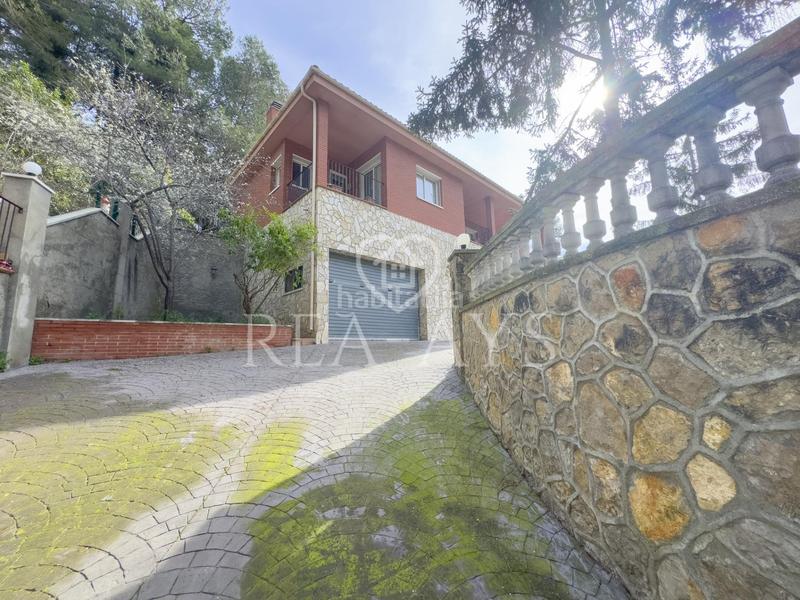 Foto 7b918bd7-d644-43a5-861e-cabc060ea3c2. Casa  seminueva en Vallirana