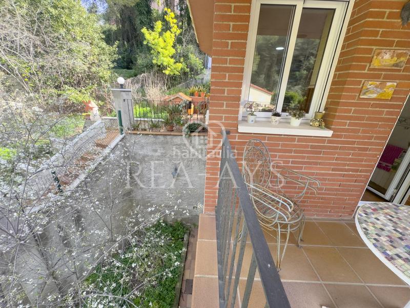 Foto aebfb1a2-7421-47c6-b85c-8d8e23d6b15b. Casa  seminueva en Vallirana