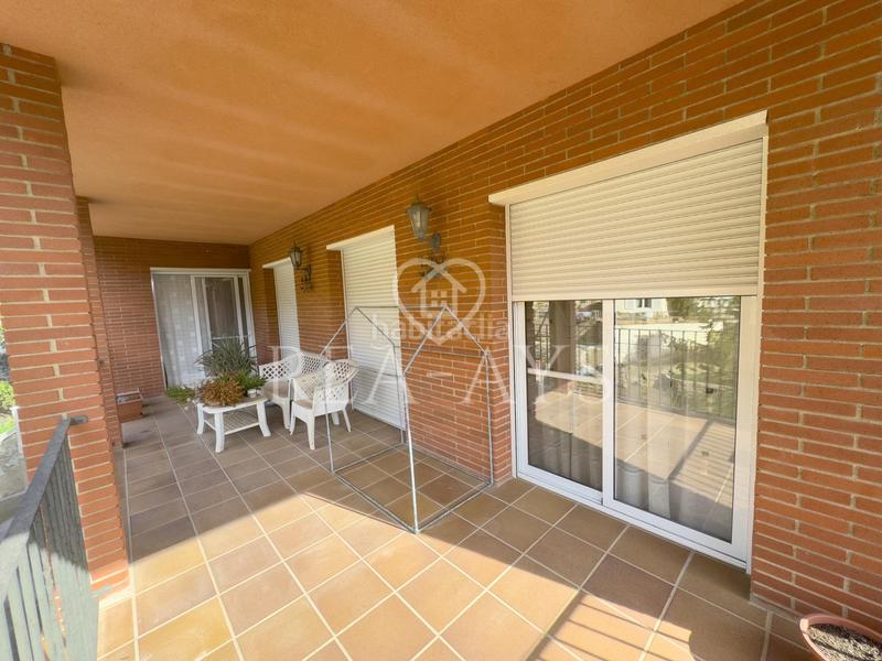 Foto caaf91a1-98d6-42a7-9a7b-9aa87aa69cf2. Casa  seminueva en Vallirana