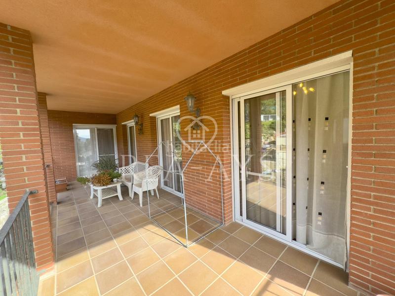 Foto d7e2e8d0-d2fc-4110-8822-812af2193e46. Casa  seminueva en Vallirana
