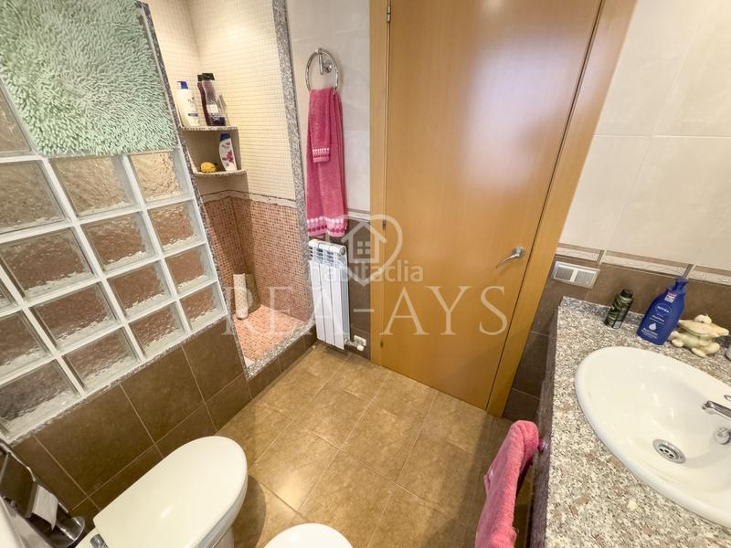 Foto f1151147-13e2-49e0-bc9c-b59abc7a2c1d. Casa  seminueva en Vallirana