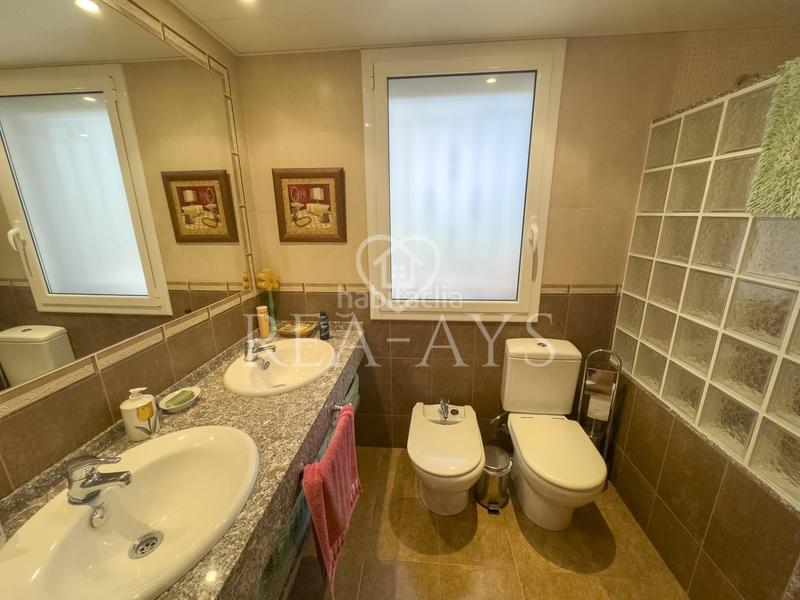 Foto fe095388-8e80-4d75-88f3-16e04e8a35a4. Casa  seminueva en Vallirana