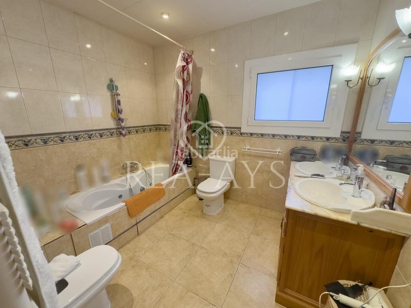 Foto 42b10f68-89b8-444e-8c03-660475b93d6e. Chalet casa con poiscina en Olesa de Bonesvalls