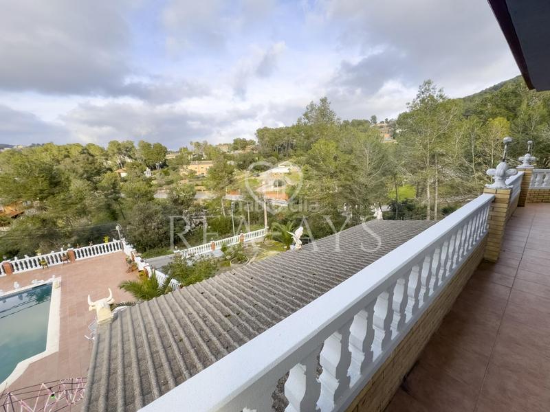 Foto bd64b4c8-5251-465e-96a7-fa93438d6c28. Chalet casa con poiscina en Olesa de Bonesvalls