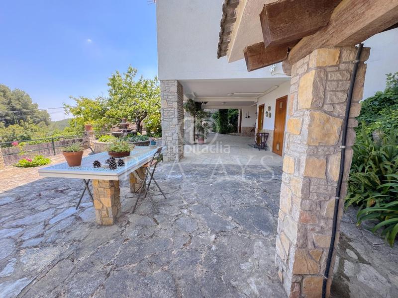 Foto 02a86989-86c9-4fcc-95f3-bc42c2eca594. Chalet espectacular chalet en zona residencial con piscina en Vallirana