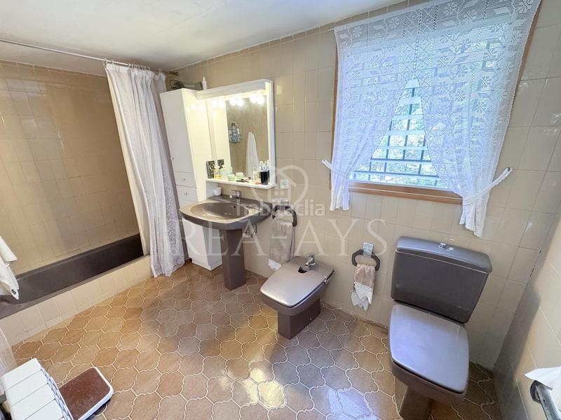 Foto 145a4355-b66b-4f01-941f-7cafa1ab5e84. Chalet espectacular chalet en zona residencial con piscina en Vallirana