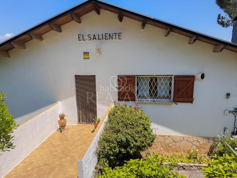 Foto 286da8d5-e188-4374-bd1e-6d2ff047bd09. Chalet espectacular chalet en zona residencial con piscina en Vallirana