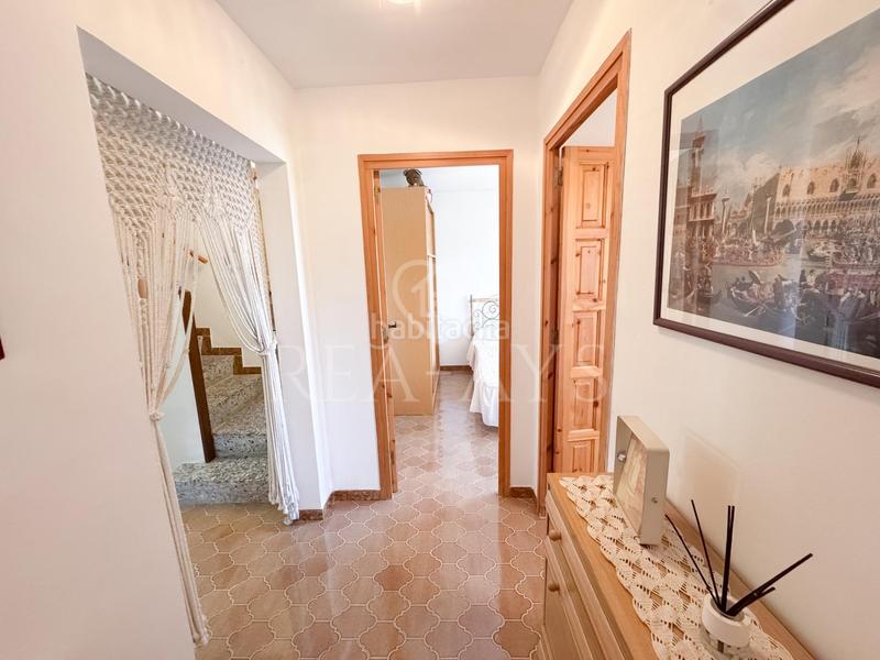 Foto 3b639435-f157-4c12-800d-24210e81fdc6. Chalet espectacular chalet en zona residencial con piscina en Vallirana