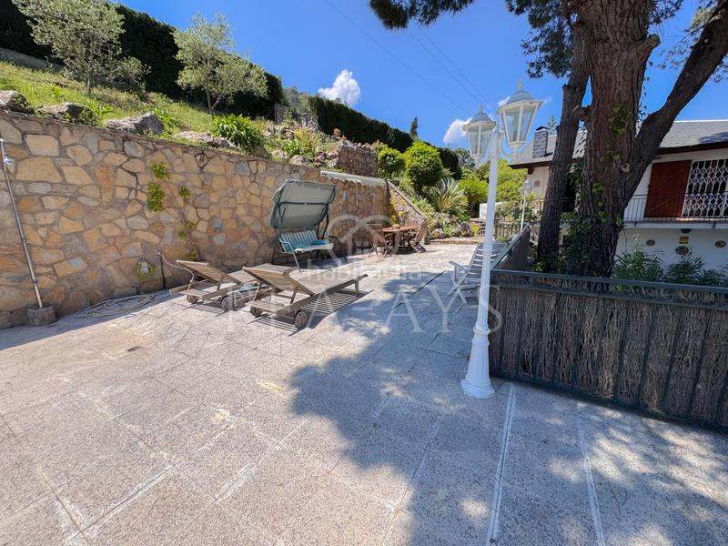 Foto 456913ee-4a68-4bef-a882-b82c5d3e472e. Chalet espectacular chalet en zona residencial con piscina en Vallirana