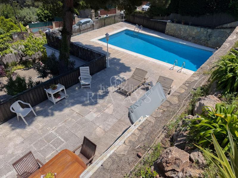 Foto 543683e6-e554-4c2e-9191-2da2eb4134a2. Chalet espectacular chalet en zona residencial con piscina en Vallirana