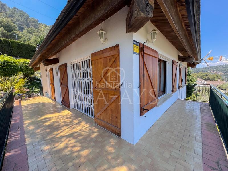 Foto 6751a6ba-288d-4f21-a995-13e5a4b047e1. Chalet espectacular chalet en zona residencial con piscina en Vallirana