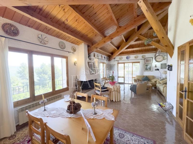 Foto 6b56fa13-1d4f-4354-b17b-210455129e2c. Chalet espectacular chalet en zona residencial con piscina en Vallirana