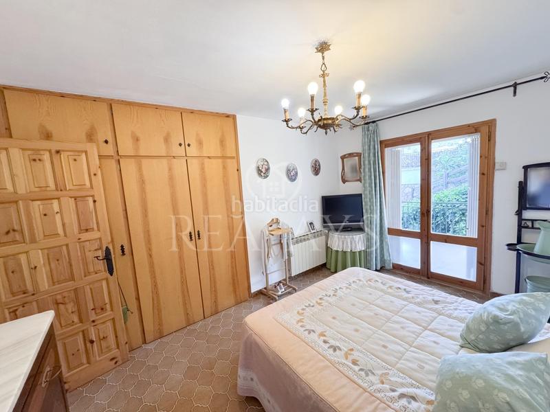 Foto 789ced65-918e-48cd-b50a-1e322ed2b144. Chalet espectacular chalet en zona residencial con piscina en Vallirana