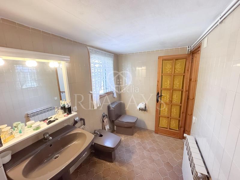 Foto 9788832c-67ff-4a01-ba90-d53fdb9fa679. Chalet espectacular chalet en zona residencial con piscina en Vallirana