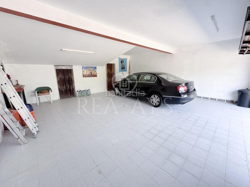 Foto e6082d82-4489-45d9-9aae-a8e1aa44a5e9. Chalet espectacular chalet en zona residencial con piscina en Vallirana