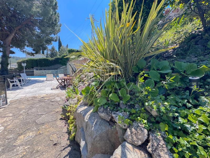 Foto f286039d-28d7-4c2d-82fc-21a52e54acc2. Chalet espectacular chalet en zona residencial con piscina en Vallirana