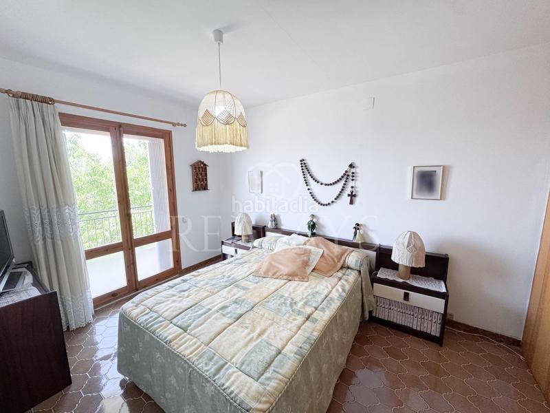 Foto fb6bae2a-8cea-4810-9042-c7532eda8c17. Chalet espectacular chalet en zona residencial con piscina en Vallirana