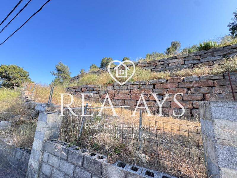 Foto 2c3a7de6-9a46-4090-b05e-0025d0aed484. Terreno residencial en carrer carrer del riu tordera terreno en el lledoner barcelona en Vallirana