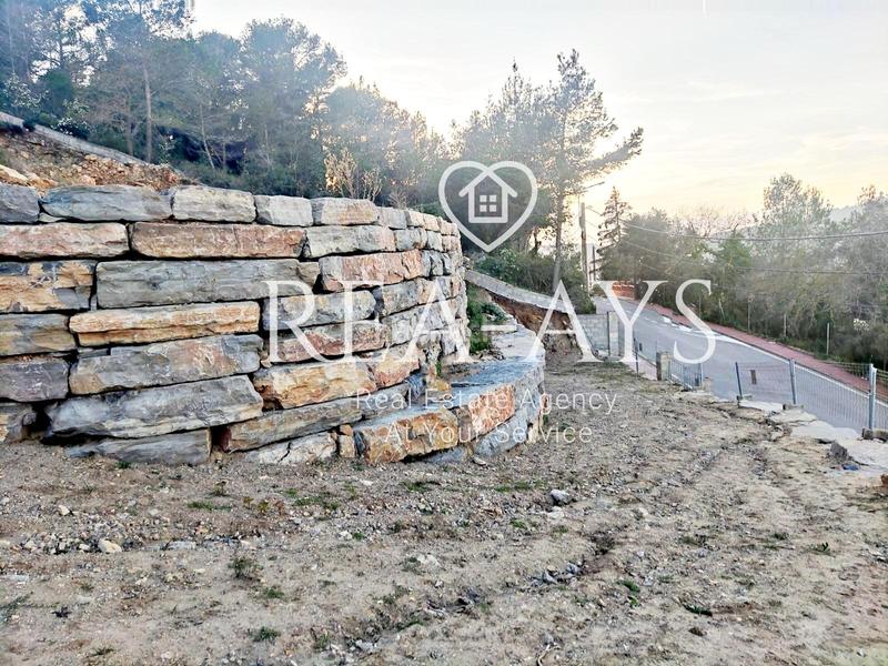 Foto fc7ab440-d0c4-43d2-8493-b1d90513cfd8. Terreno residencial en carrer carrer del riu tordera terreno en el lledoner barcelona en Vallirana