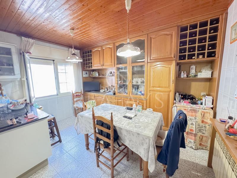 Foto 4941c4ea-def8-4e52-88ae-3f4d2d86c770. Chalet  con piscina y amplia parcela en Vallirana