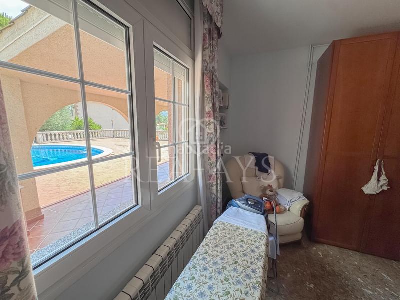 Foto 5a512972-81d5-422c-89fe-0641f439da0f. Chalet  con piscina y amplia parcela en Vallirana