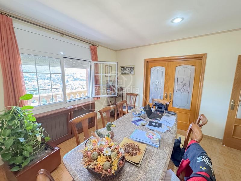 Foto 5f347b7c-5184-4258-9a7a-9115da868499. Chalet  con piscina y amplia parcela en Vallirana