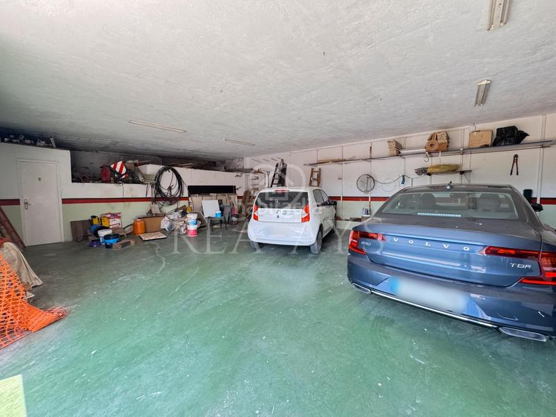 Foto 6872d9f4-7331-4130-ae7a-5d114cbce816. Chalet  con piscina y amplia parcela en Vallirana