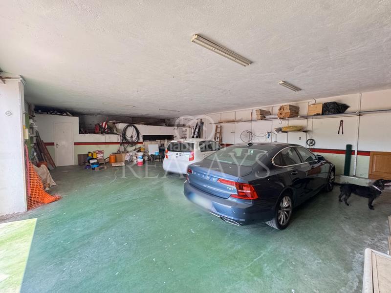 Foto 9d6bee0f-25b1-489e-9d4a-597630a2e93d. Chalet  con piscina y amplia parcela en Vallirana